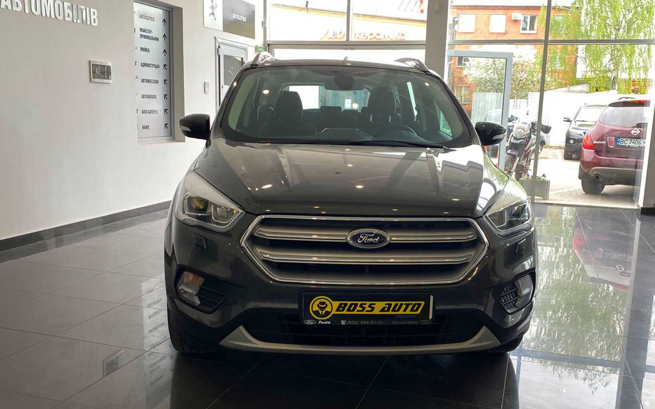 Ford Kuga 2019 року