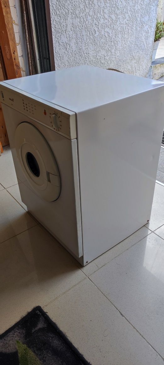 Máquina de secar roupa 3kg