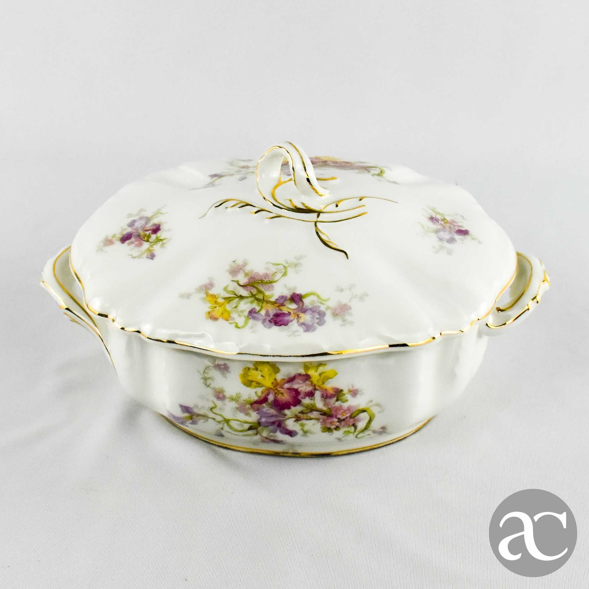 Terrina em Porcelana Vista Alegre entre 1881 e 1921