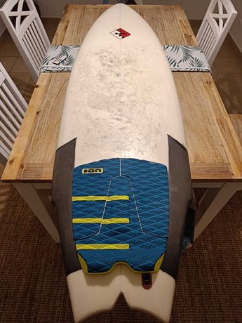 Surfboard 35lit, 5.10, Brasilian Shapper Felippe Furlan. Futures