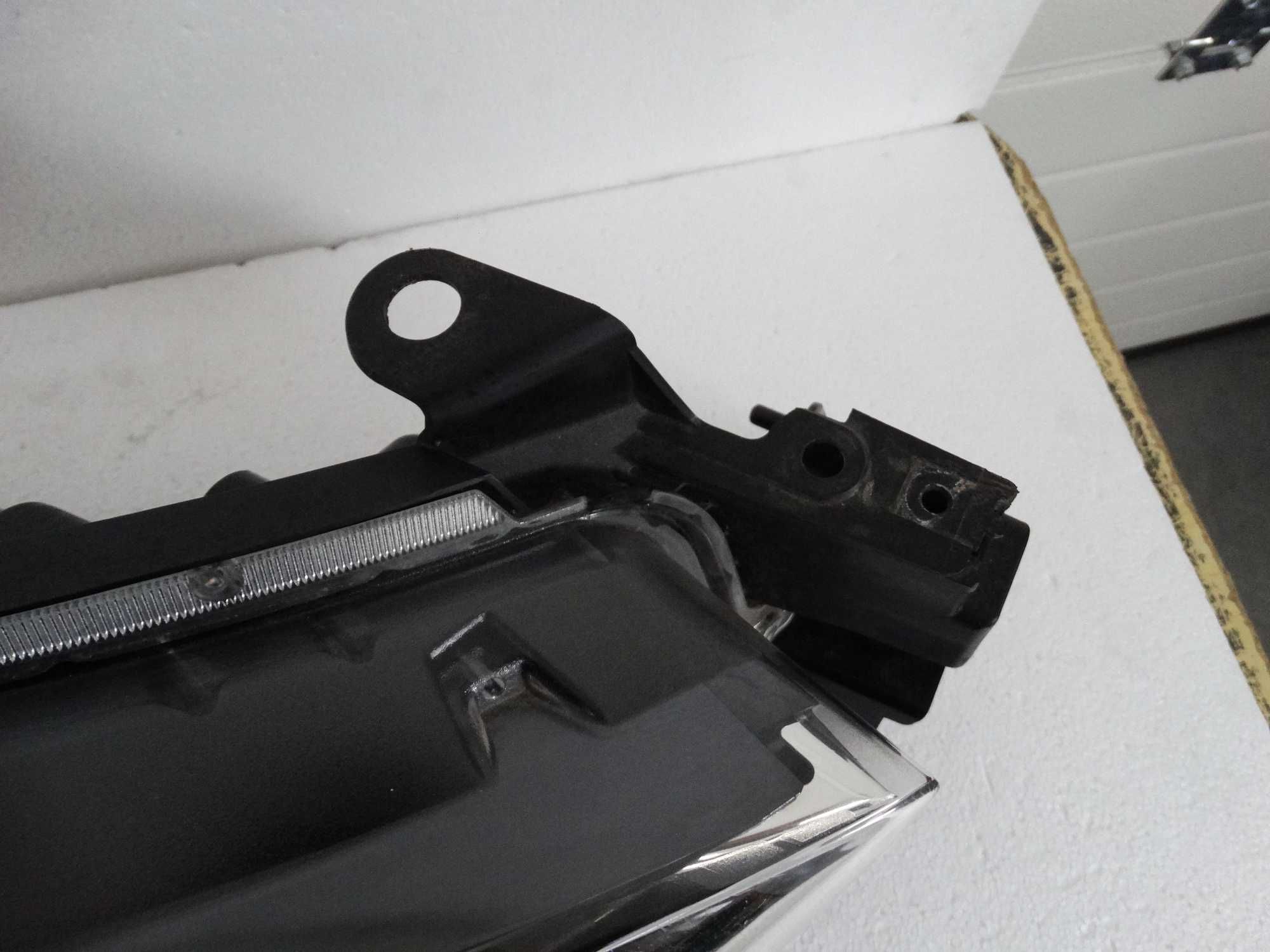 Lampa prawa przednia Mazda CX5 Lift LED KD31-510.30