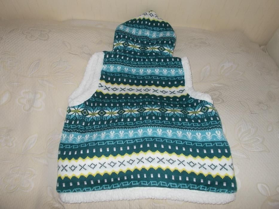 Kamizelka damska nowa - włóczka akryl 100%, w norweskie wzory, kaptur