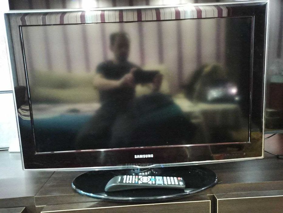 Телевизор Samsung LE-32D450