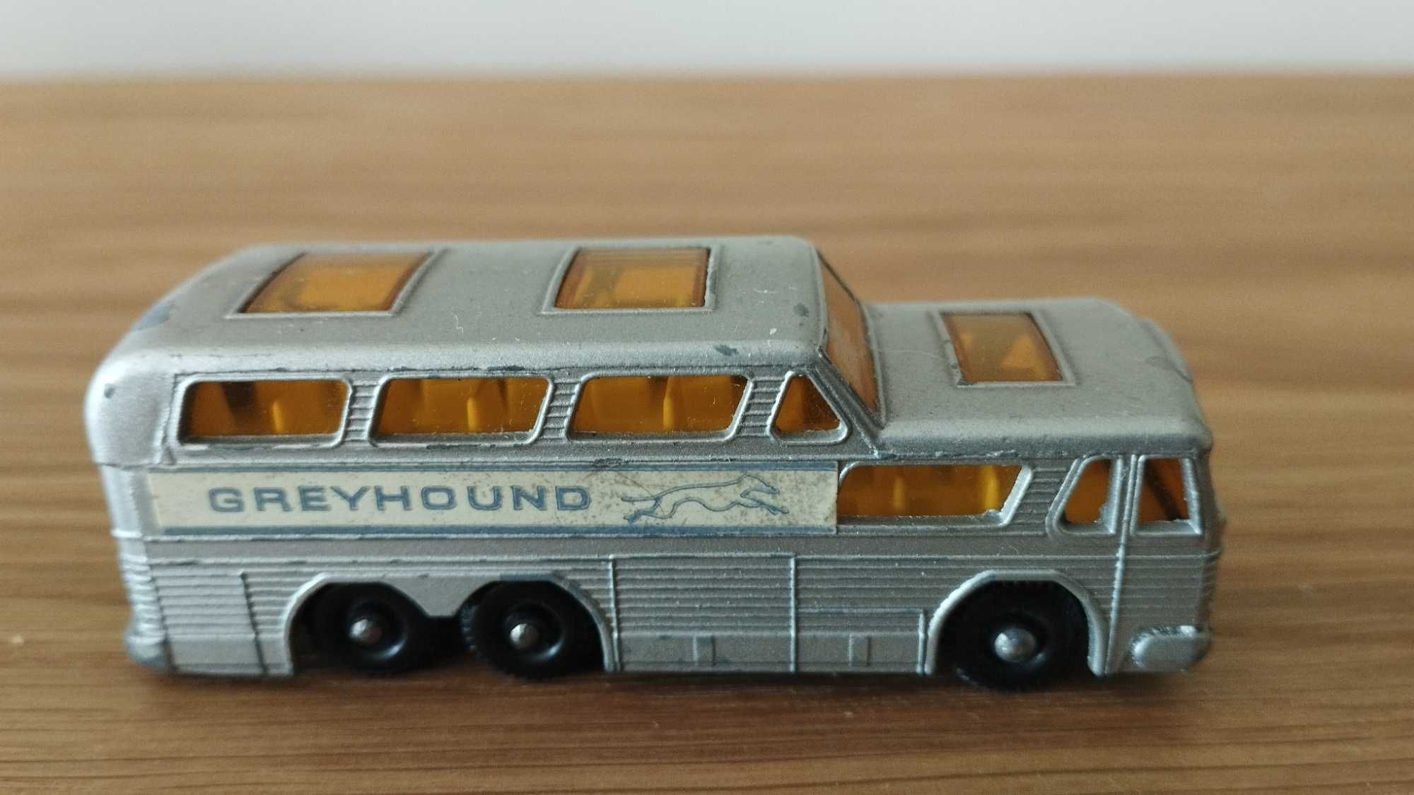 Matchbox 66 Greyhound z pudełkiem