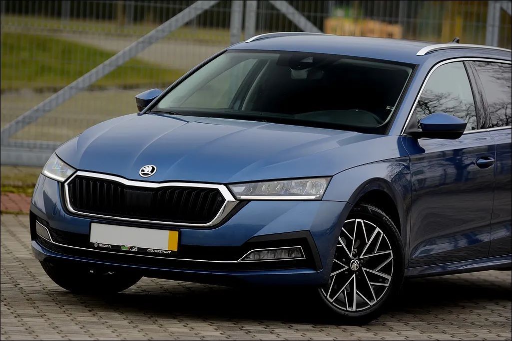 Skoda Octavia 2.0 TDI 150KM DSG * ULTIMATE * LED * Ambiente * HAK *