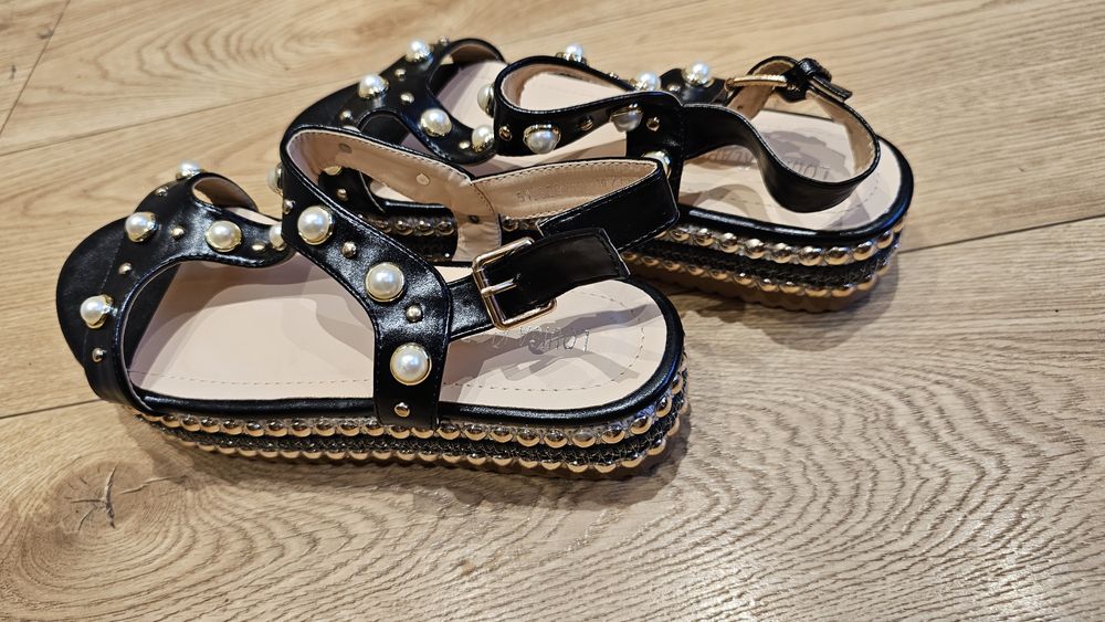 Sandały damskie na platformie