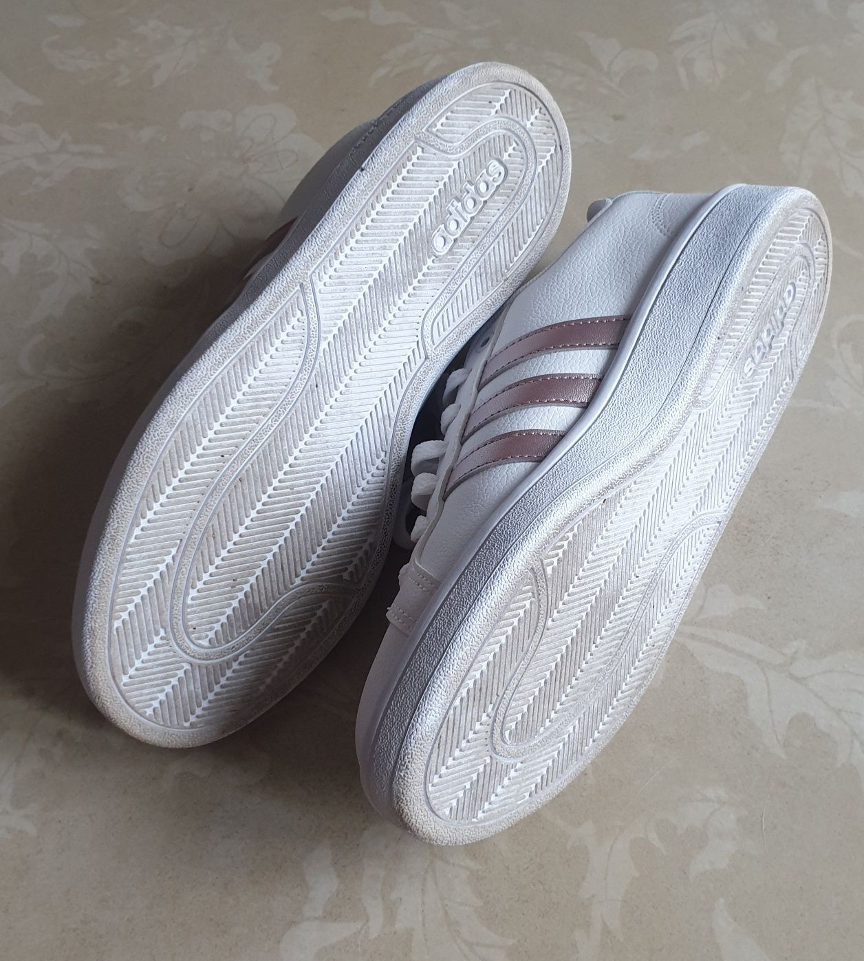 Buty Adidas Grand Court r 39 1/3