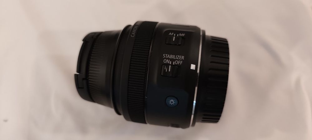 Canon Single Focus Macro Lens EF-S35mm F2.8 IS
