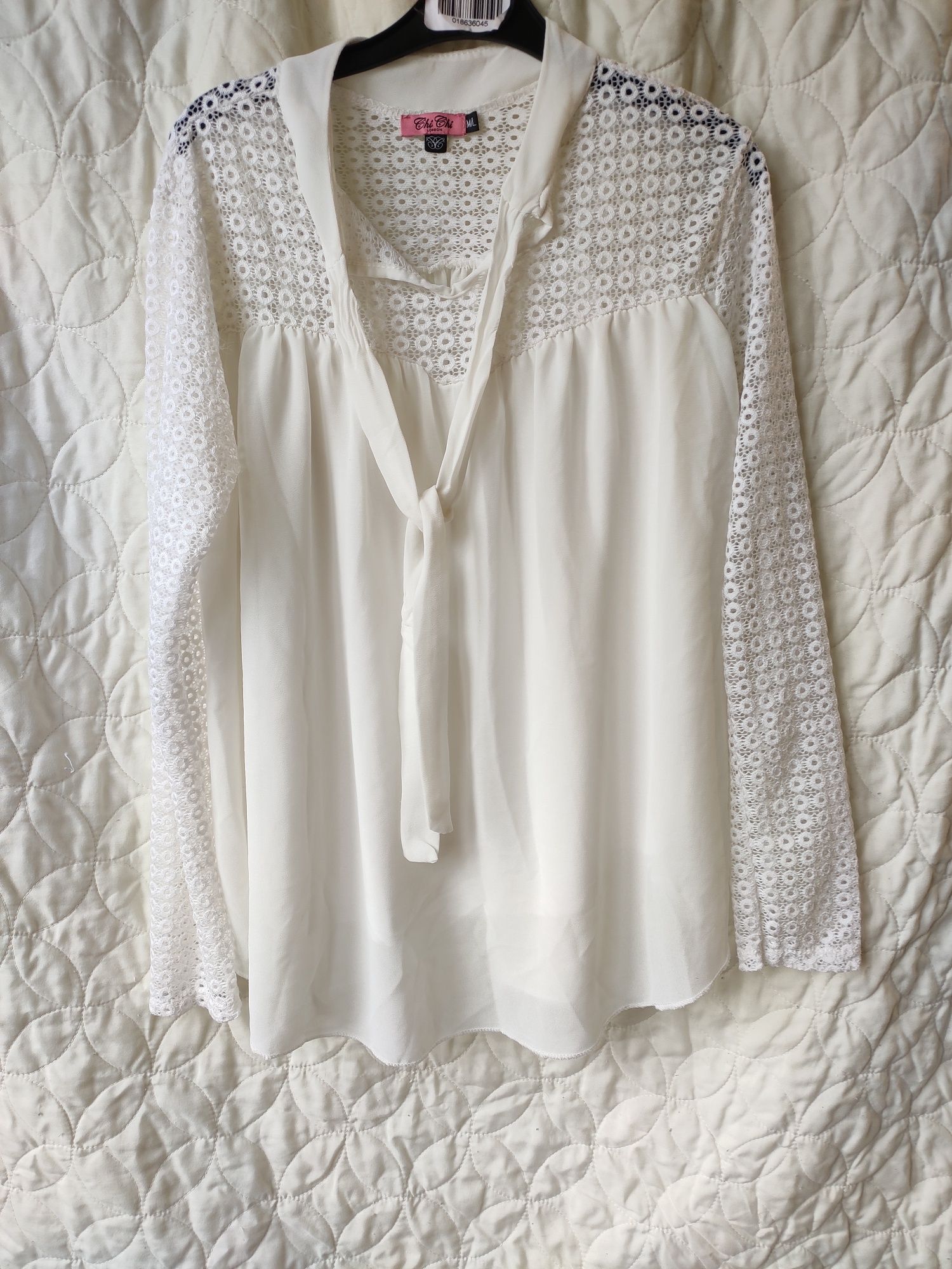 Блуза біла розмір M-L.