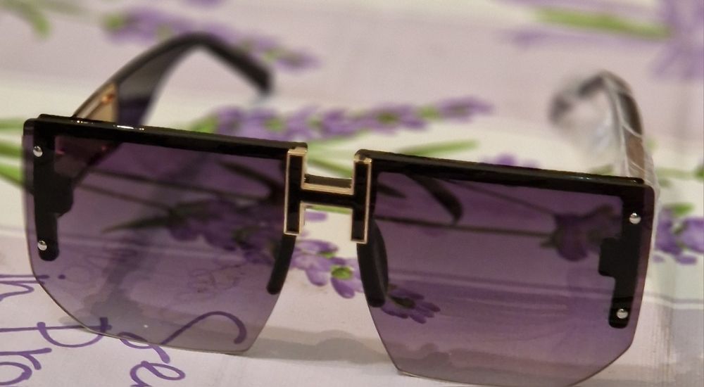 Vendo óculos de sol novos