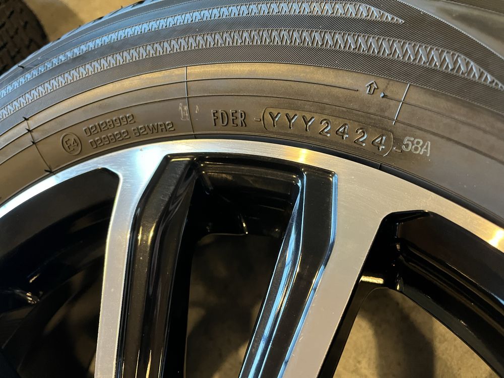 Koła Zimowe 17 Lexus UX LBX 215/60R17 Nowe 5x114,3 Yokohama 2024