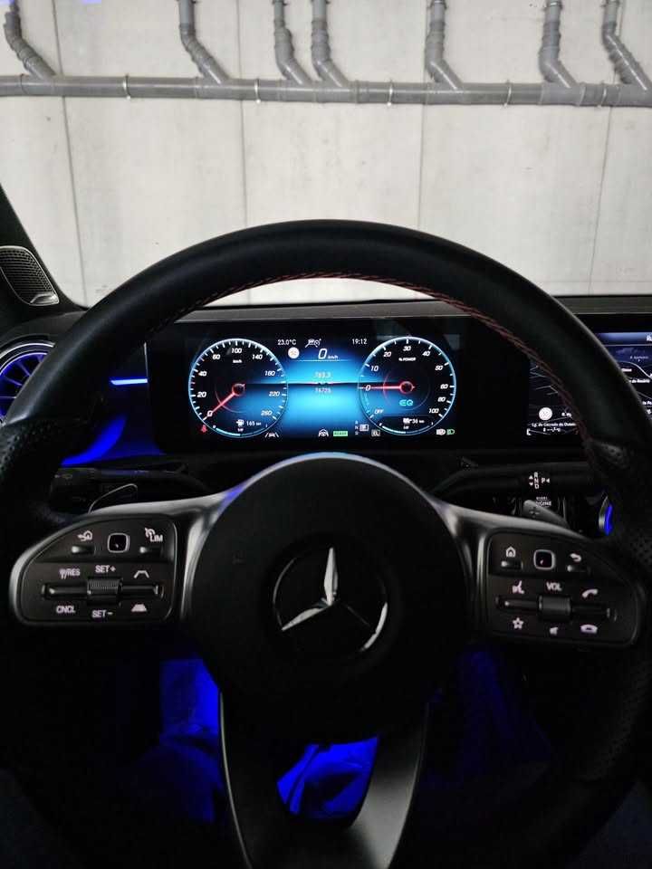 Mercedes-Benz A250e AMG FULL EXTRAS