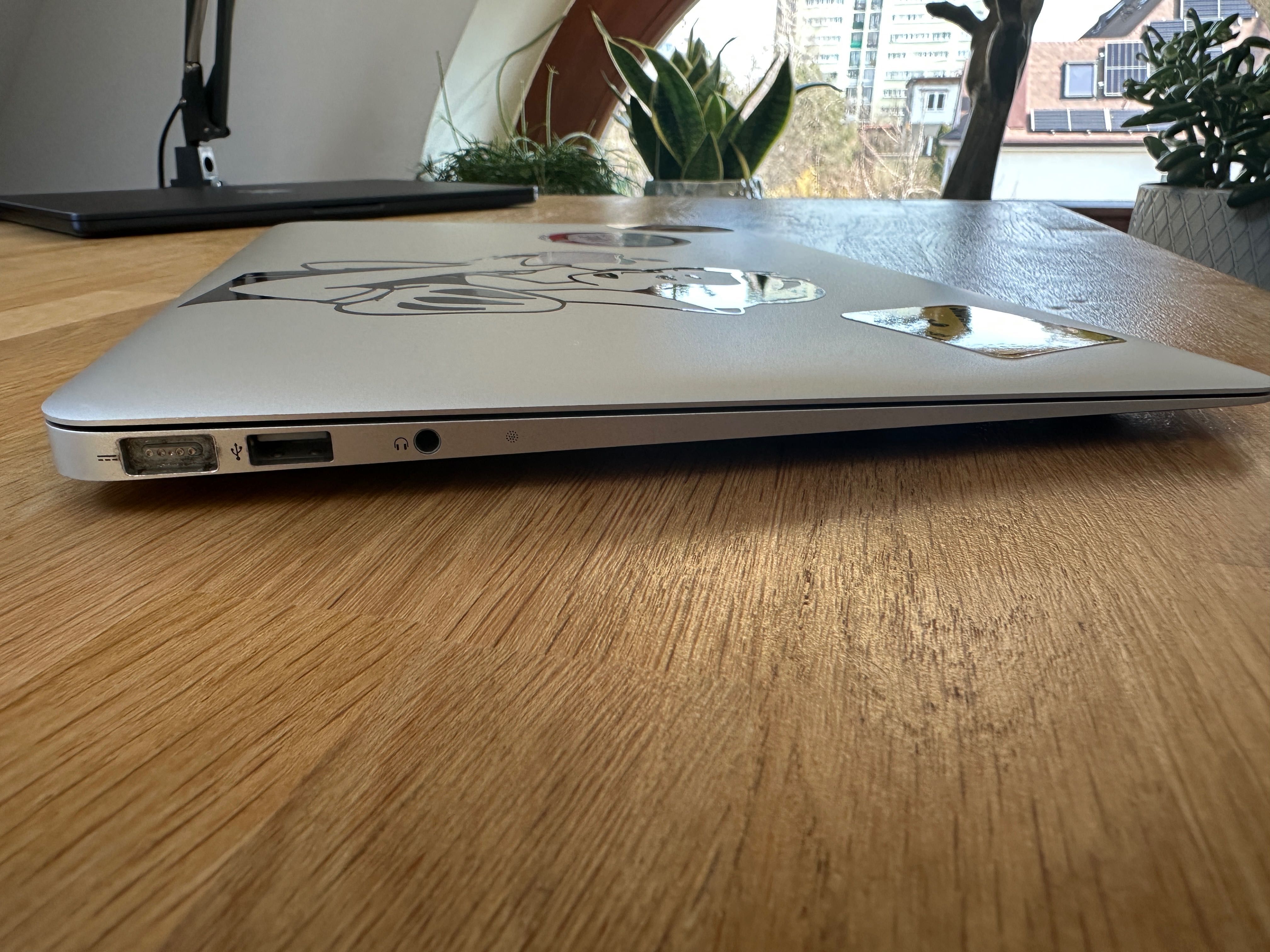 Laptop MacBook Air 13" A1369 wizualnie stan kolekcjonerski