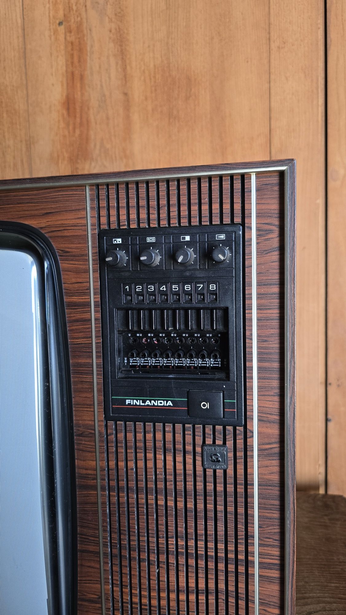 Televisão vintage SALORA – modelo C3J (década de 70/80)
