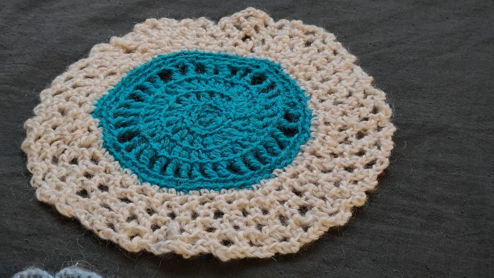 Салфетка вязаная круглая