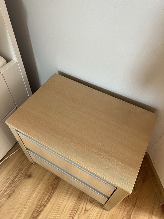 Zestaw mebli (biurko, szafka nocna)
