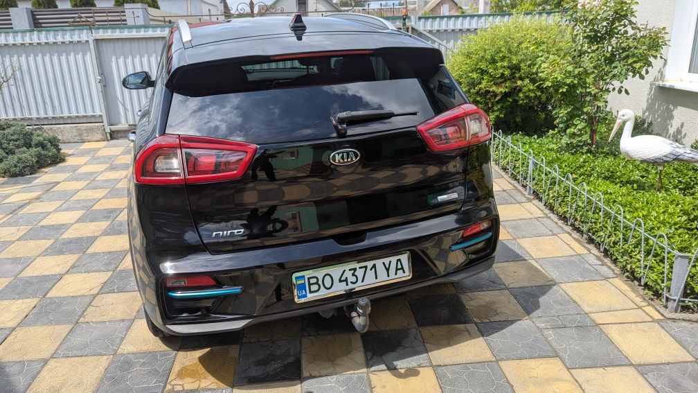 Продам автомобіль Kia niro
