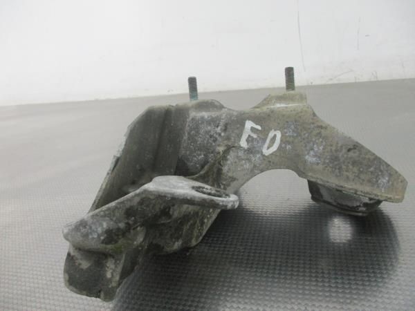 Apoio do motor VOLKSWAGEN Passat (3B2)