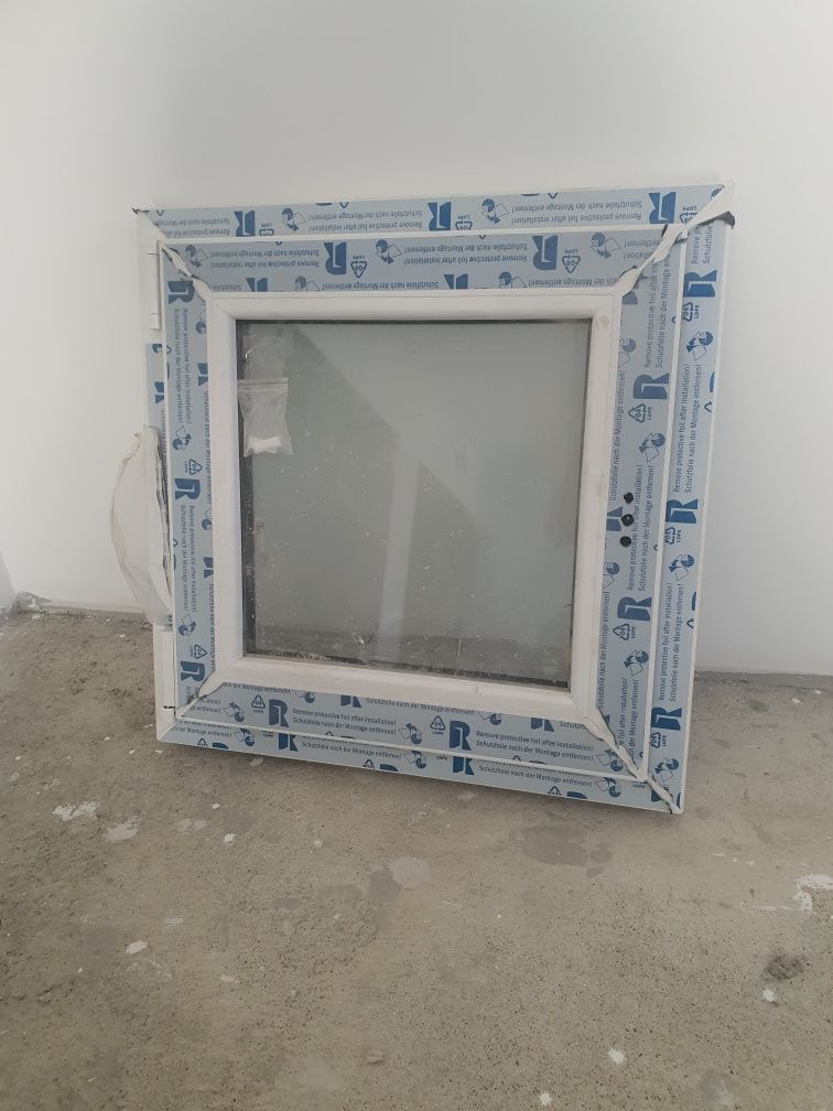 Janela pvc nova 60×60 oxilobatente completa