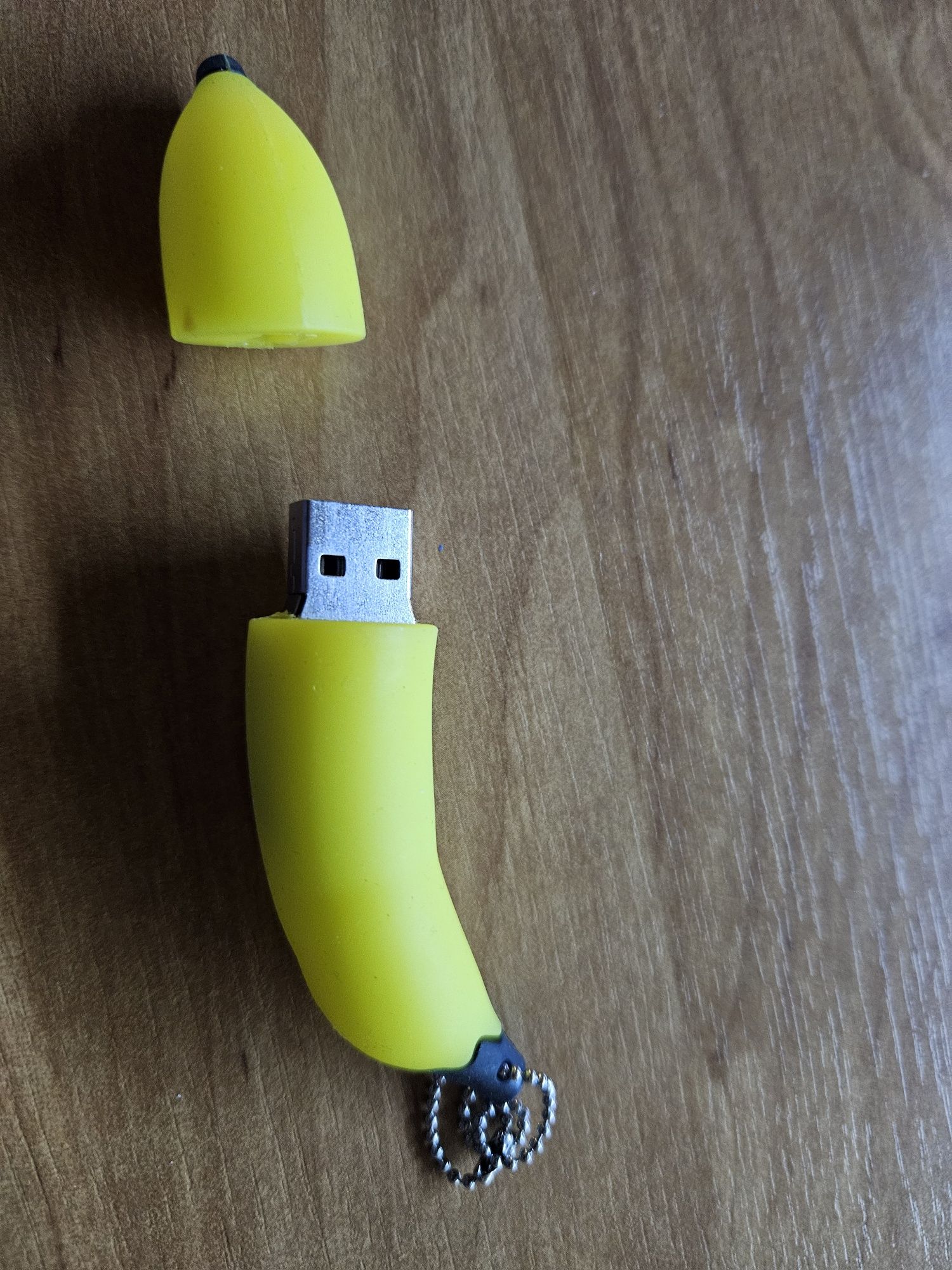 Pendrive   banan