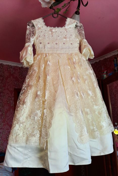 Продам гарну святкову сукню