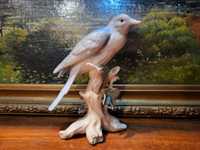 Śliczna porcelanowa figurka ptaszka na gałęzi