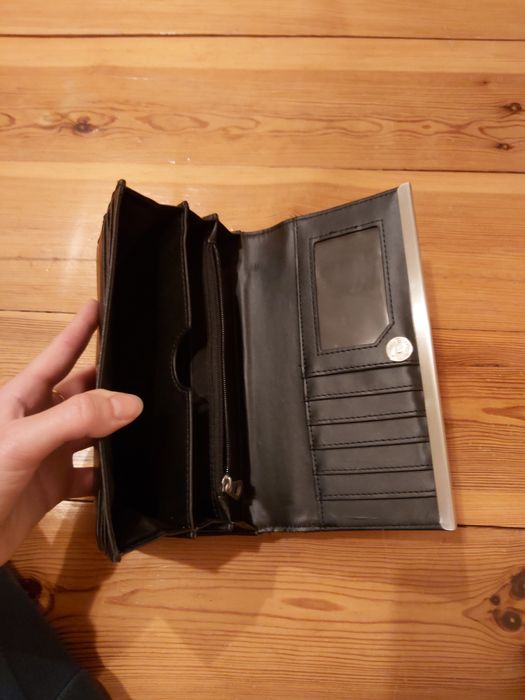 Elegancki Czarny portfel