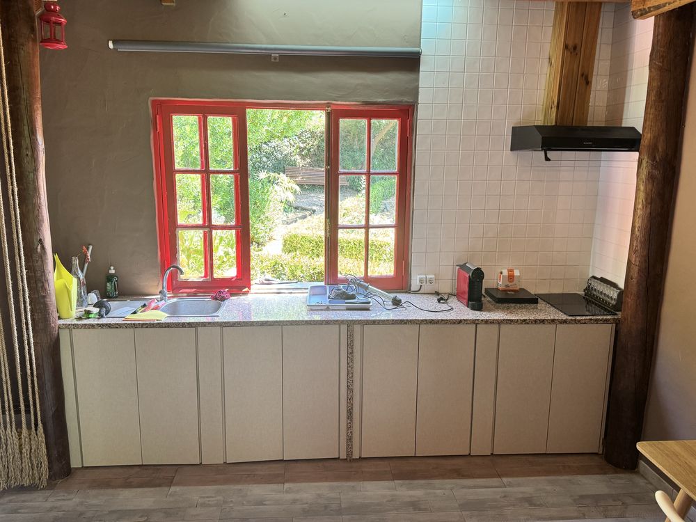 Carpinteiro. Fabrico de moveis e temodelacoes de cozinhas e roupeiros