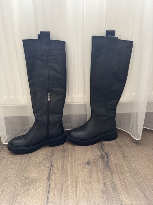 Продам шкіряні зимові високі чоботи ботильйони