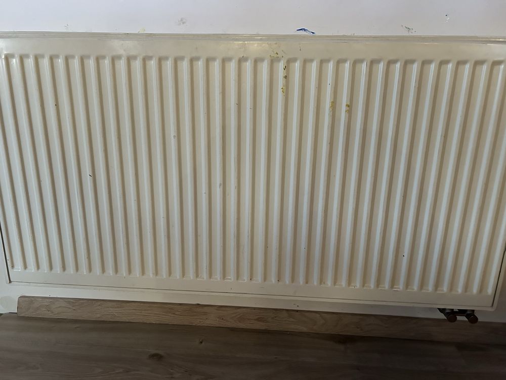 Sprzedam grzejniki z aluminium z termostatem
