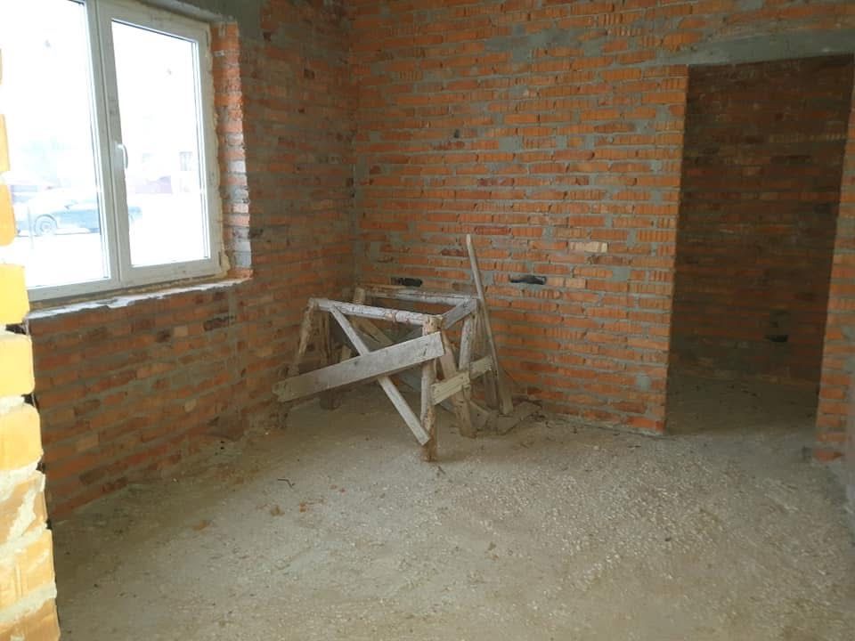 Продаю нерухомість
