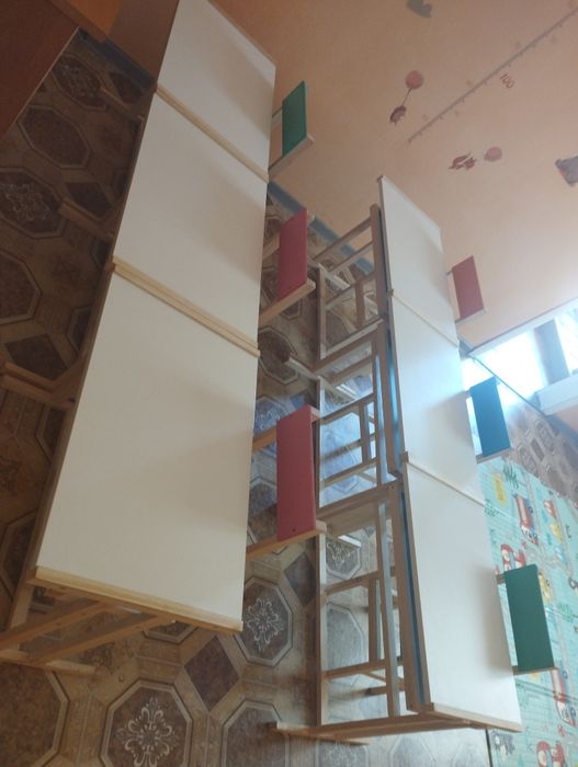 Продам парти, дитячий стіл і стілець