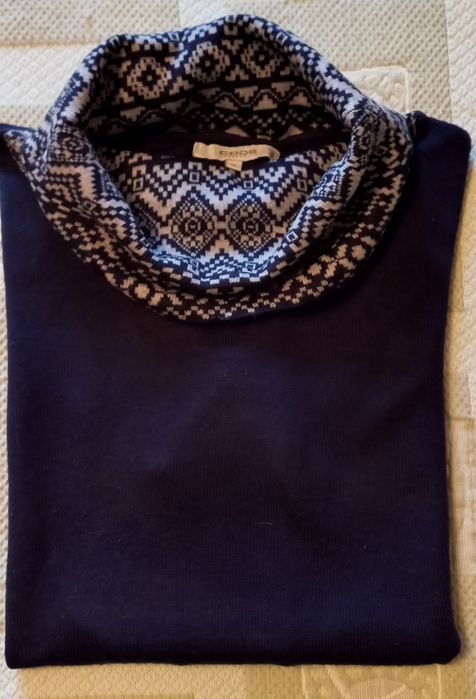 Camisola azul escuro em malha fina