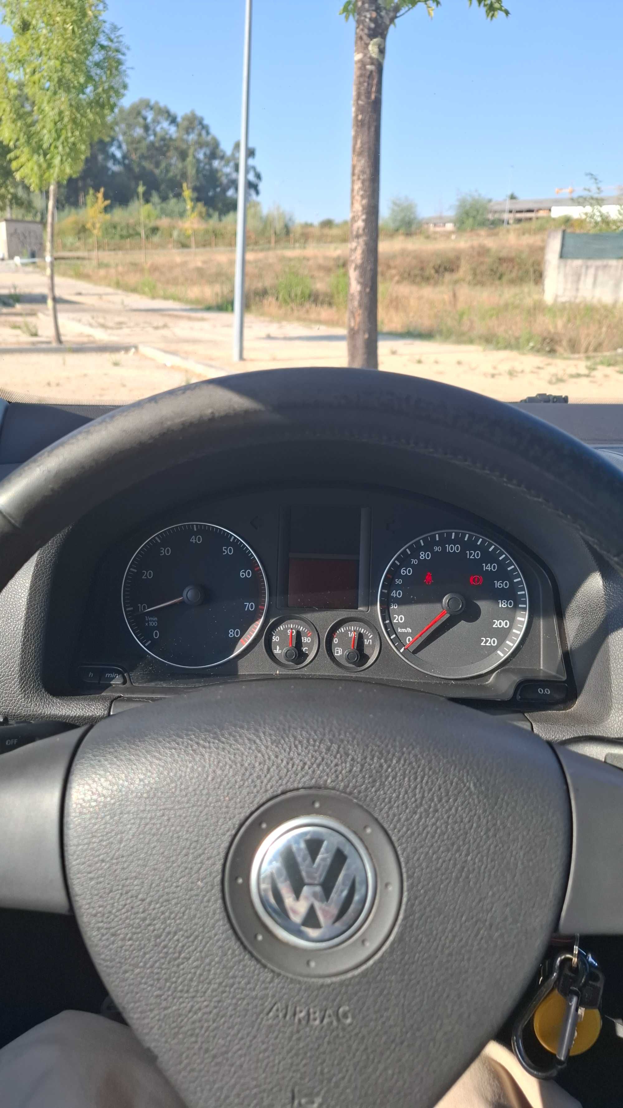 VW Golf V 1.6 Gasolina – 105cv – Nacional