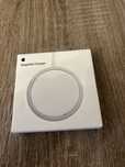 Оригінальна бездротова зарядка MagSafe для iPhone