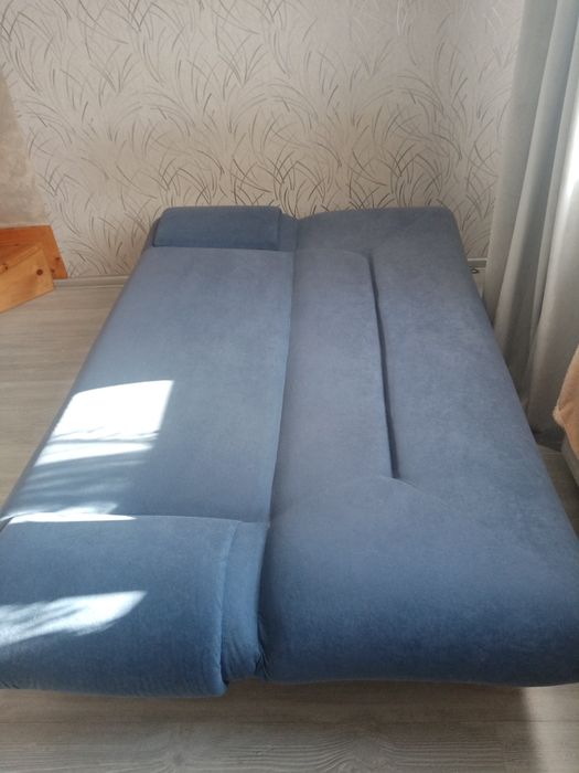 Piękna wygodna wersalka