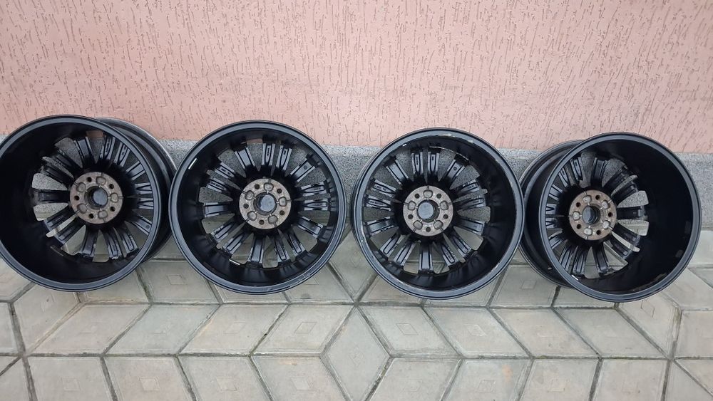 Оригінальні диски титани VW Passat B7 5/112R17 vag