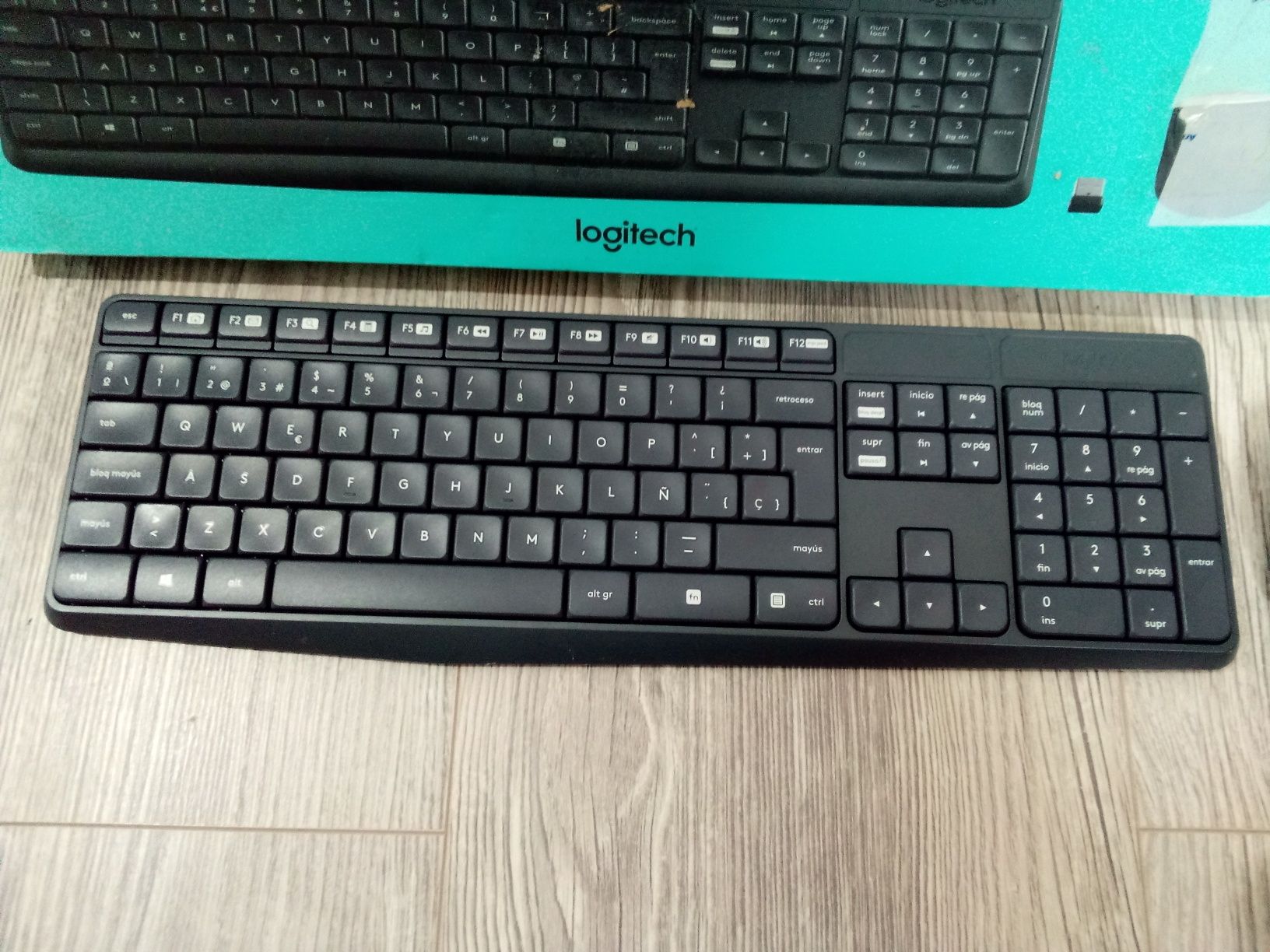 Klawiatura i myszka MK235