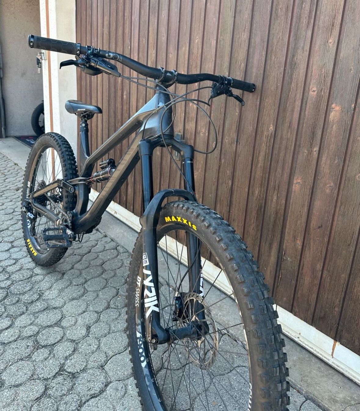 Canyon Torque  CF7 2020 Rama M RS Lyrik Super Deluxe Sram Code