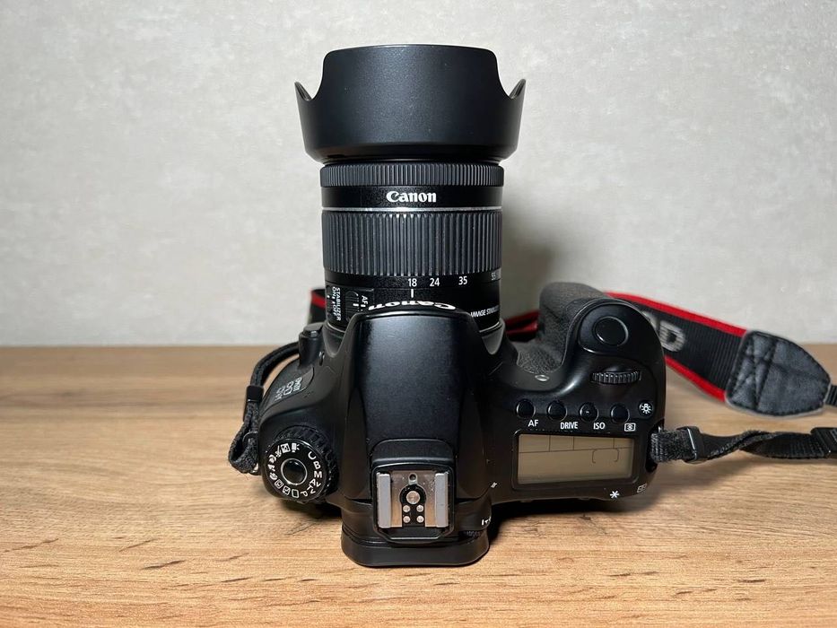 Фотоапарат Canon 60D + 18-55 1:4-5.6 STM