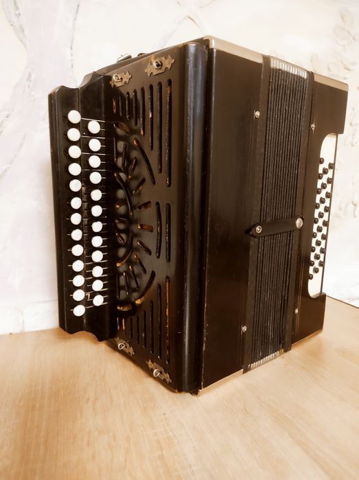 Продам гармонь в гарному  стані
