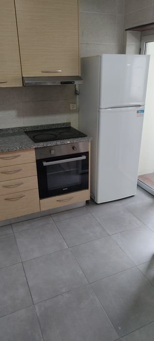 Arrenda-se apartamento T4 Mobilado no Centro Oliveira do Hospital
