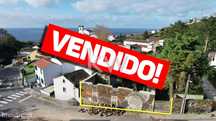 Ruína para reconstrução em terreno de 840m2, com entrada lateral, no c