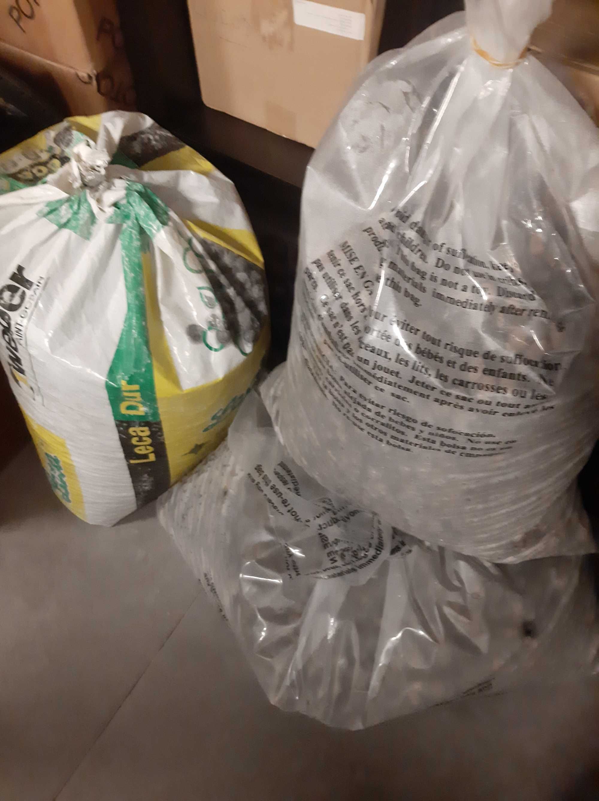 Vendo sacos leca  da Weber- Saint Gobain