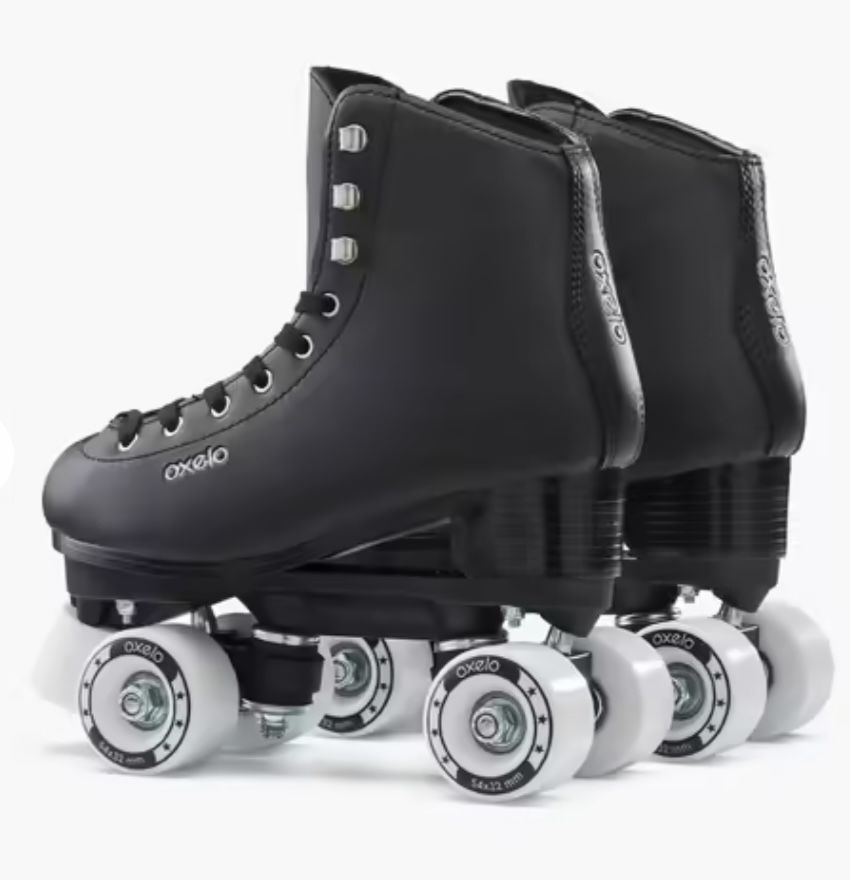 Patins pretos 4 rodas novos