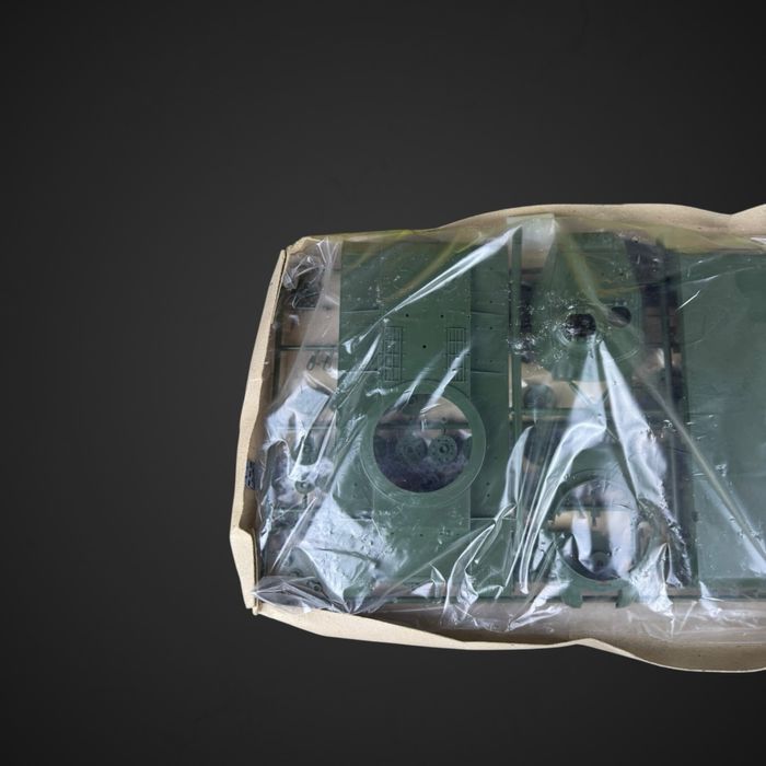 Model elektromechaniczny czołgu TANK KB-85 w skali 1:30 B5/112407