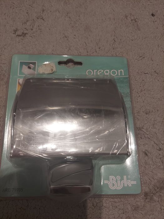 Uchwyt na papier toaletowy.