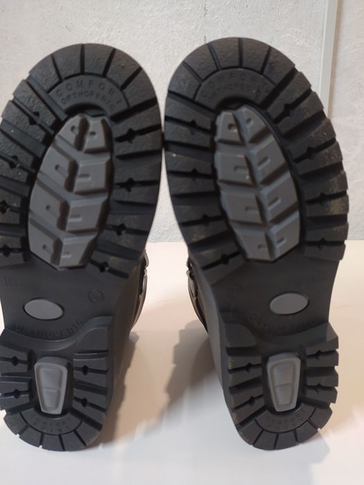 Продам нові зимові ботінки розмір 38