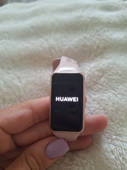 Фітнес браслет HUAWEI Band 6