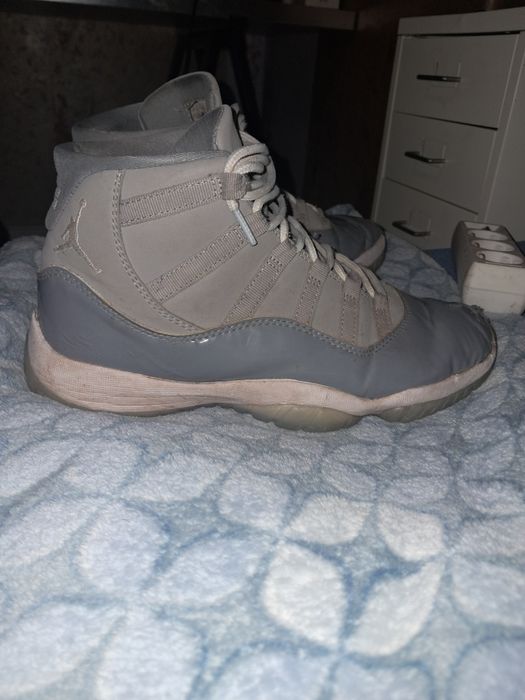 Jordan 11 grey (cinzento)